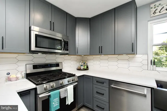 $2,400 | 22908 Regent Terrace, Sterling, VA 20166