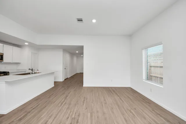 $2,400 | 5139 Sunvalley Bend Drive, Katy, TX 77493