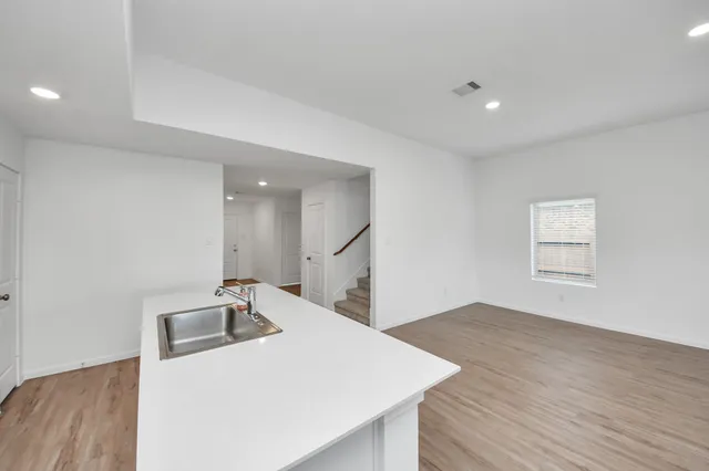 $2,400 | 5139 Sunvalley Bend Drive, Katy, TX 77493