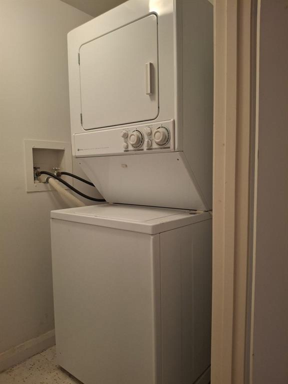 123 Lakeshore Drive, Unit 2042 North Palm Beach, FL 33408 - Photo 17 of 17 Laundy