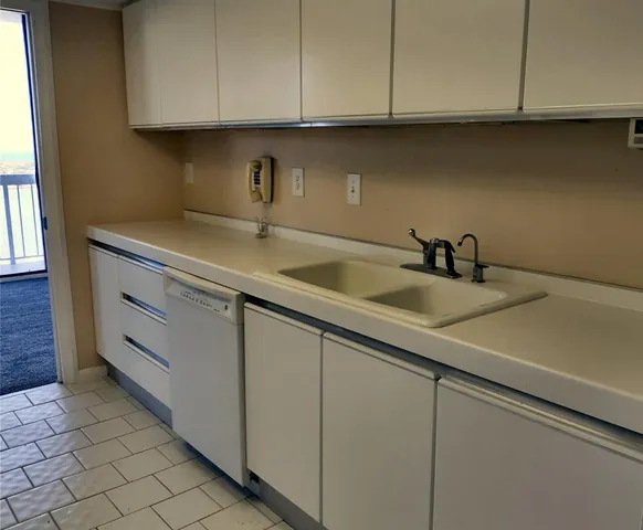 $450,000 | 123 Lakeshore Drive, Unit 2042, North Palm Beach, FL 33408