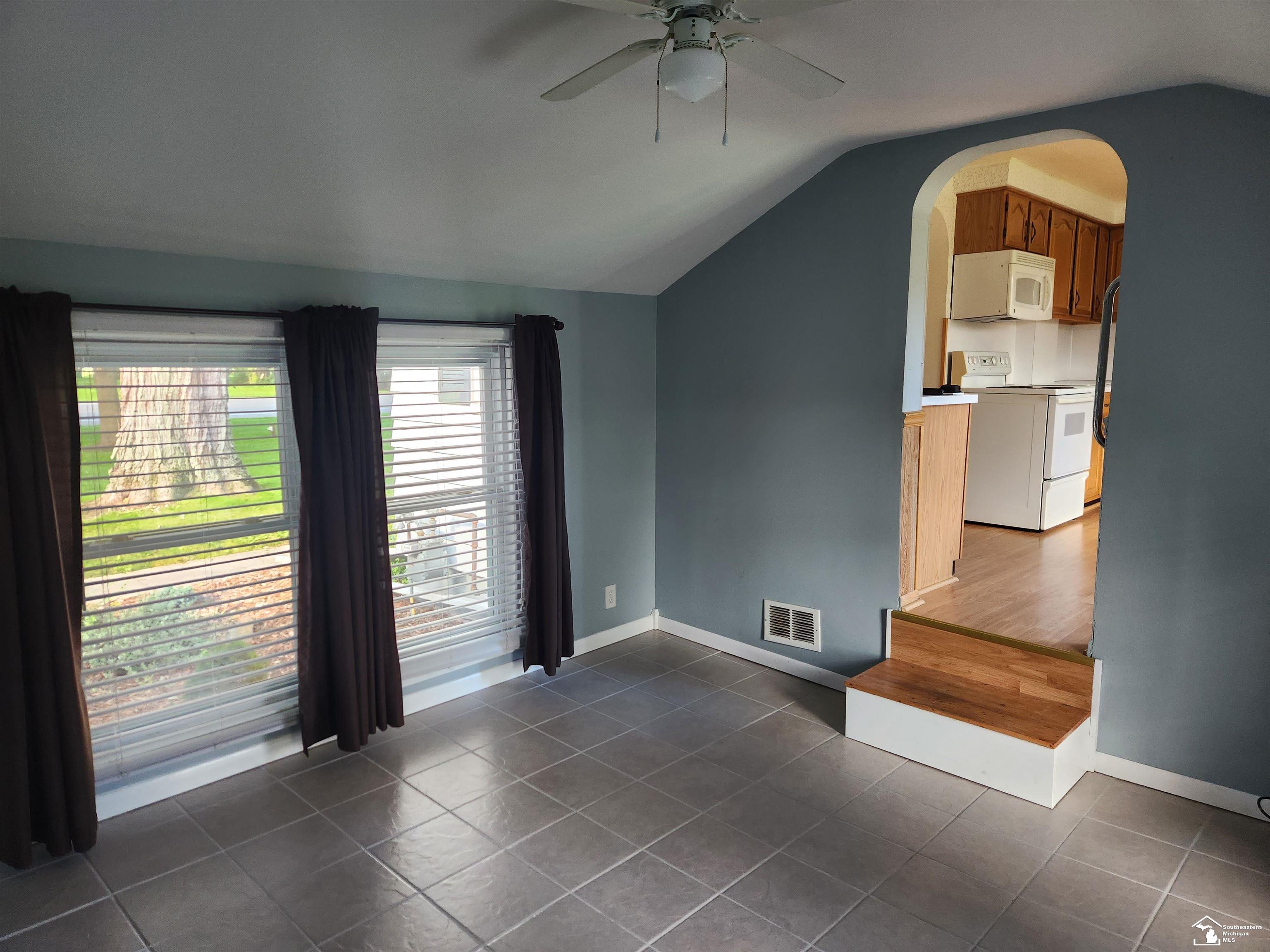 3242 Bluebush Road Monroe, MI 48162 - Photo 5 of 20