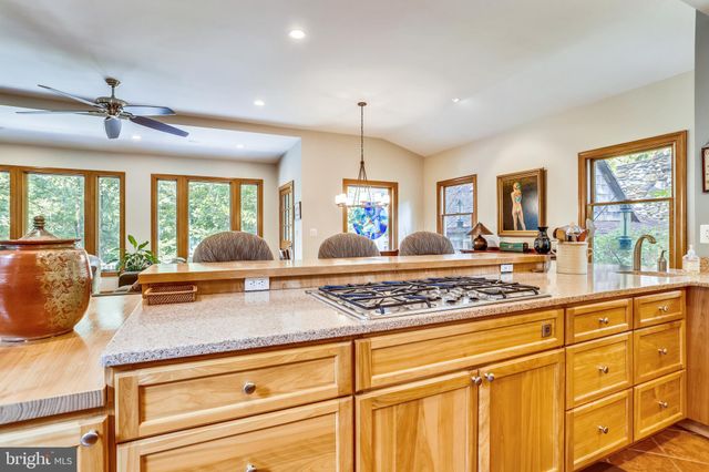 $1,550,000 | 725 Timber Branch Drive, Alexandria, VA 22302