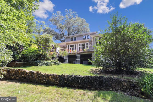 $1,550,000 | 725 Timber Branch Drive, Alexandria, VA 22302