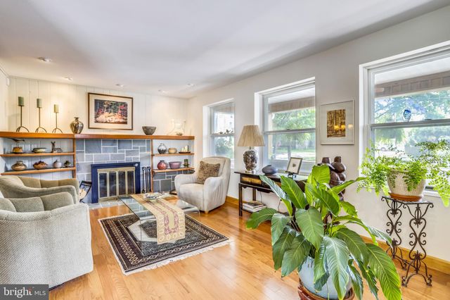 $1,550,000 | 725 Timber Branch Drive, Alexandria, VA 22302