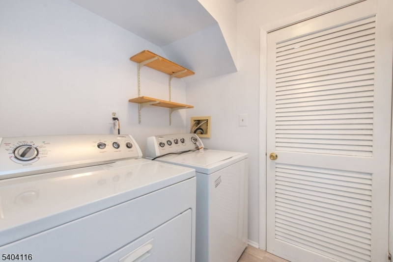 173 Castle Ridge Drive East Hanover, NJ 07936 - Photo 10 of 27