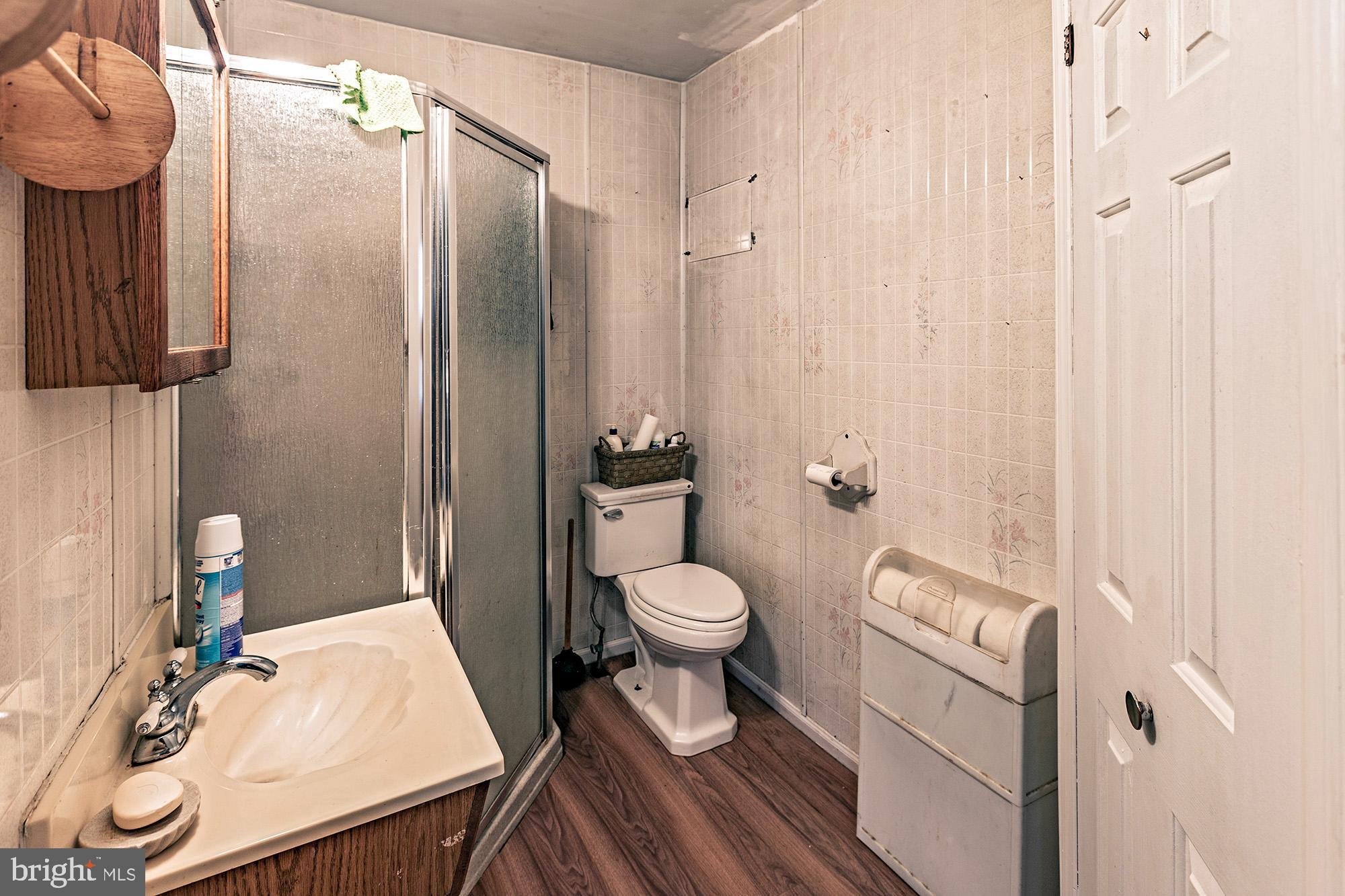 146 7th Street Salem, NJ 08079 - Photo 9 of 22 Full bath on main floor