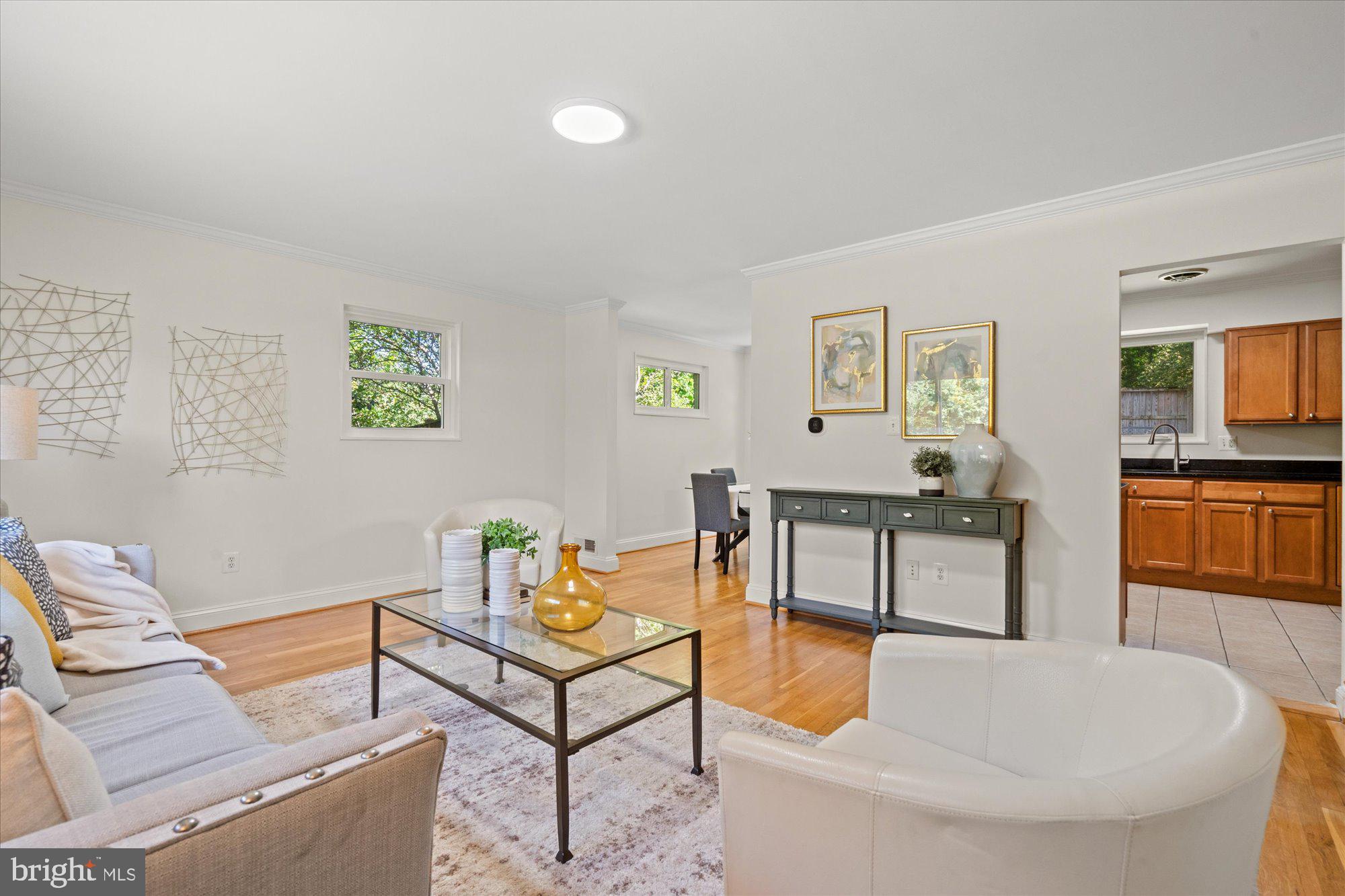 2317 Ross Road Silver Spring, MD 20910 - Photo 11 of 28 Living room
