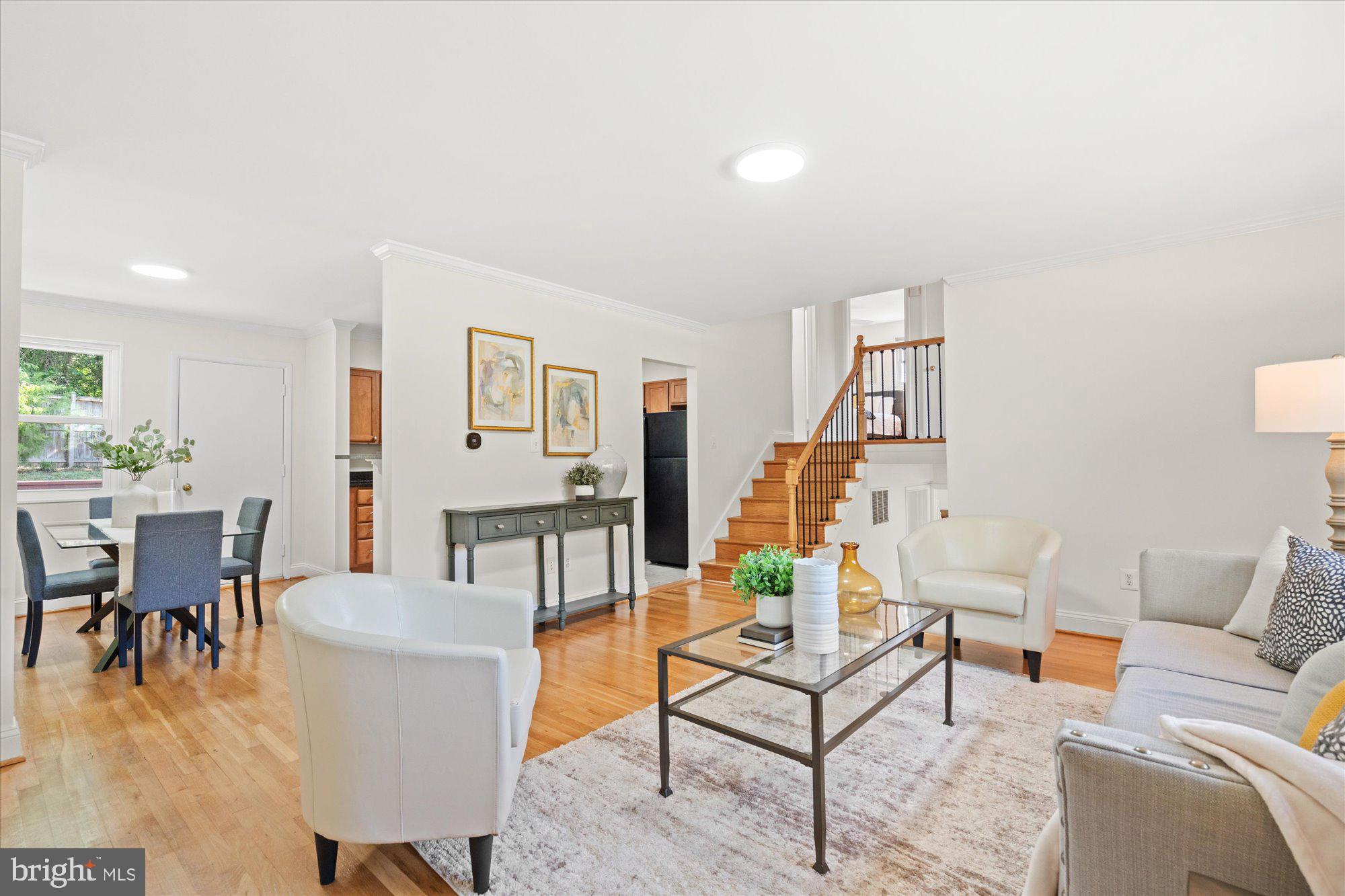 2317 Ross Road Silver Spring, MD 20910 - Photo 9 of 28 Living room