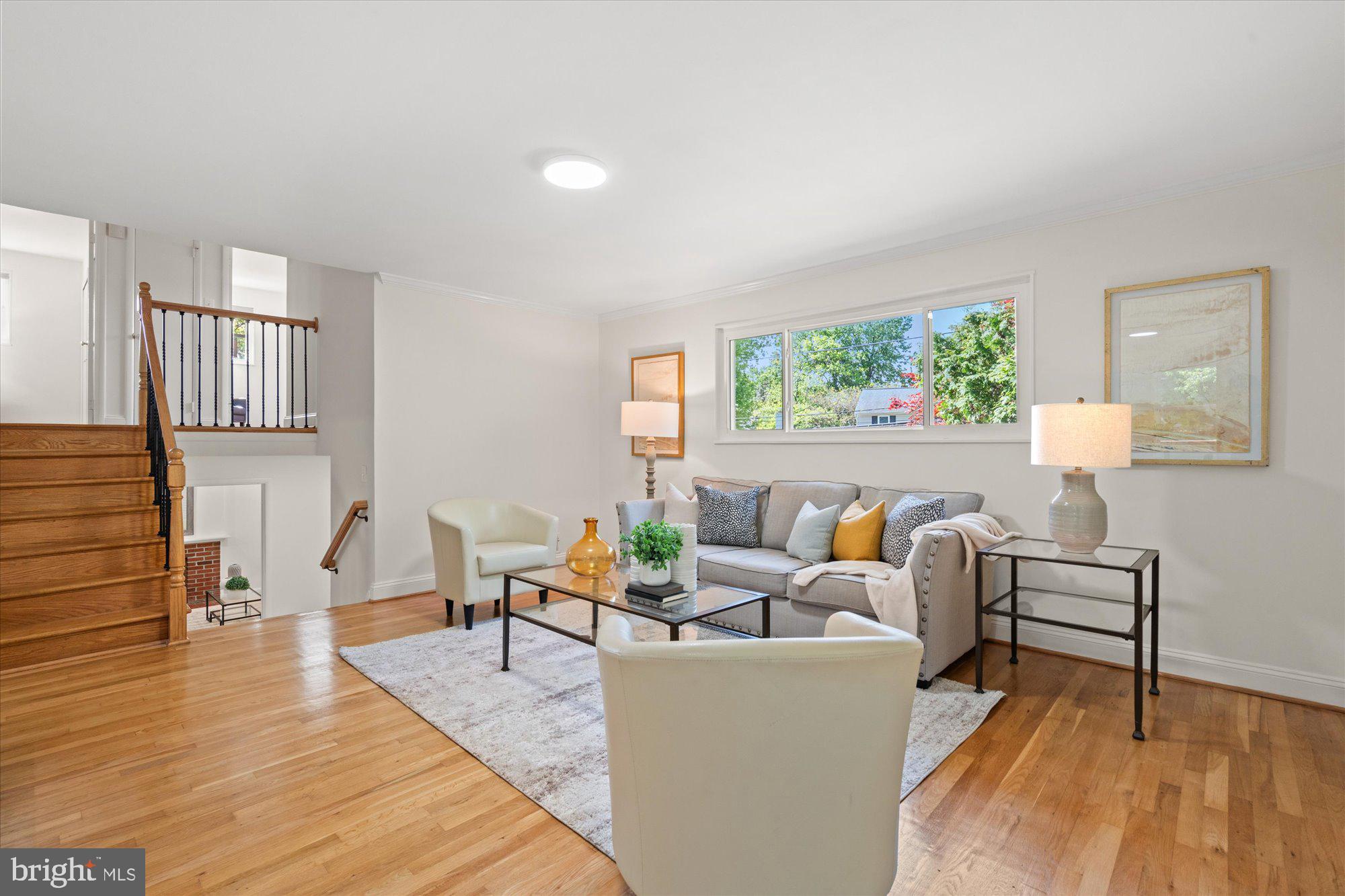 2317 Ross Road Silver Spring, MD 20910 - Photo 10 of 28 Living room