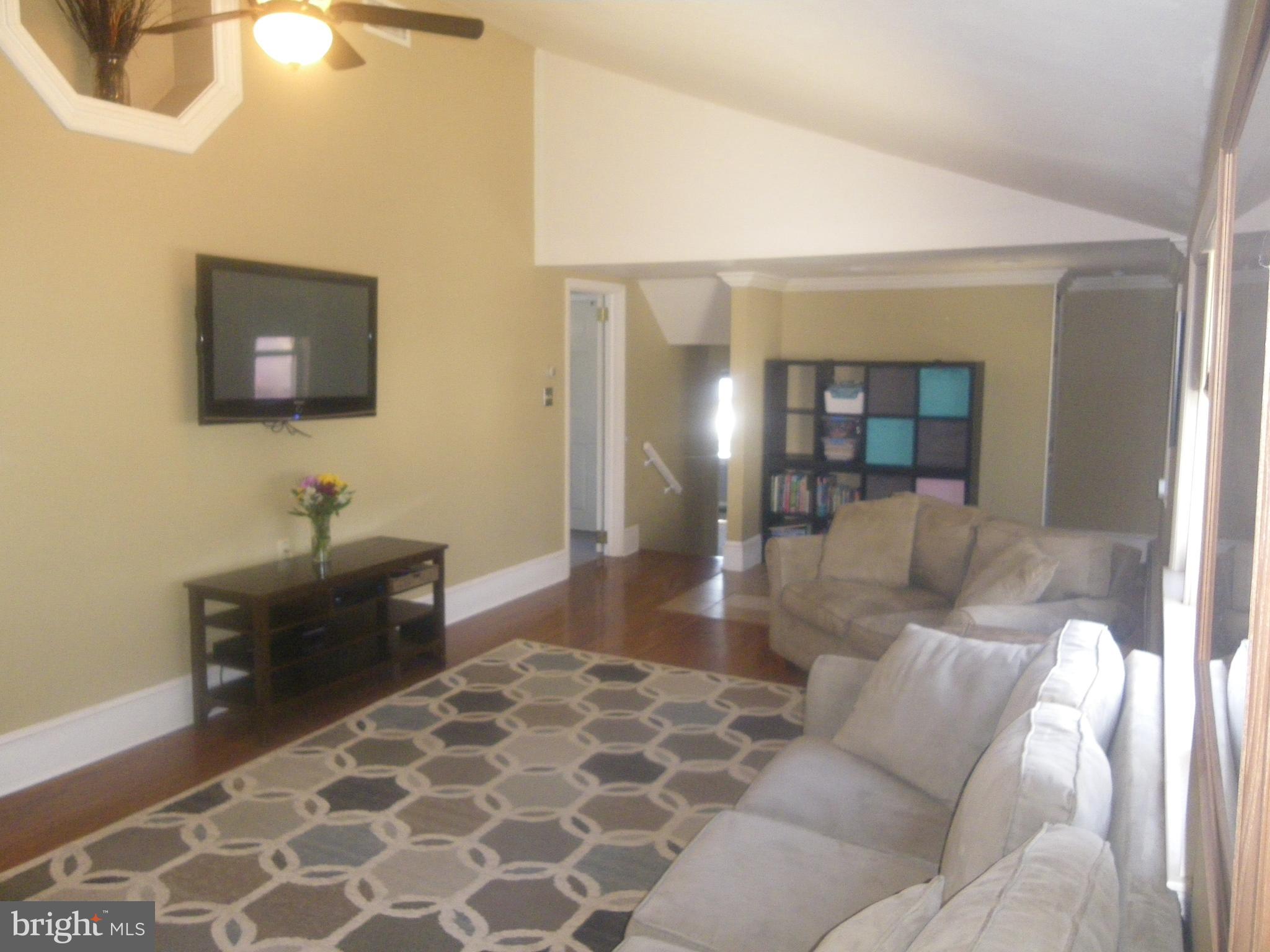 16 Church Road Norristown, PA 19403 - Photo 2 of 11 Gallery Image 2
