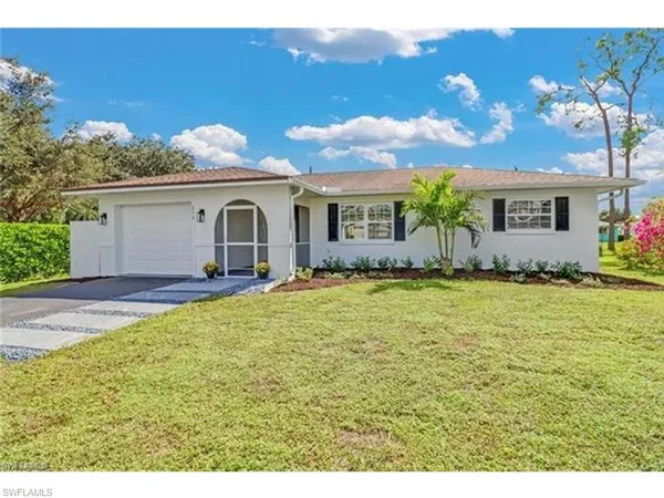 $3,500 | 250 Willowick Drive, Naples, FL 34110