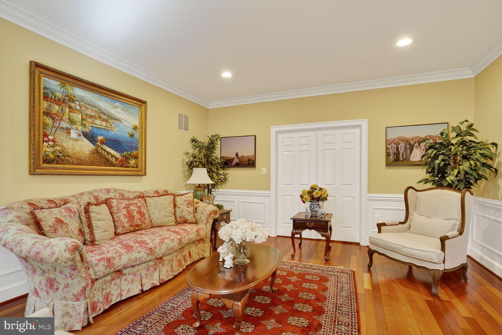 6705 Cedar View Court Clifton, VA 20124 - Photo 12 of 72 a living room with furniture and wooden floor