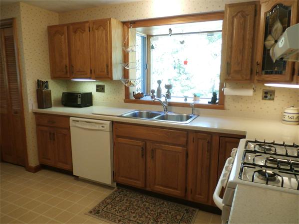 14 Lee Road Woburn, MA 01801 - Photo 3 of 30 Gallery Image 3