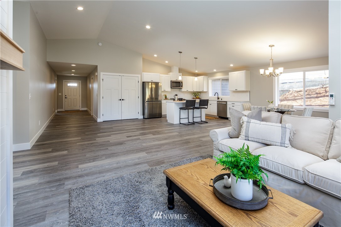 5568 Salish Road Blaine, WA 98230 - Photo 3 of 24 Gallery Image 3