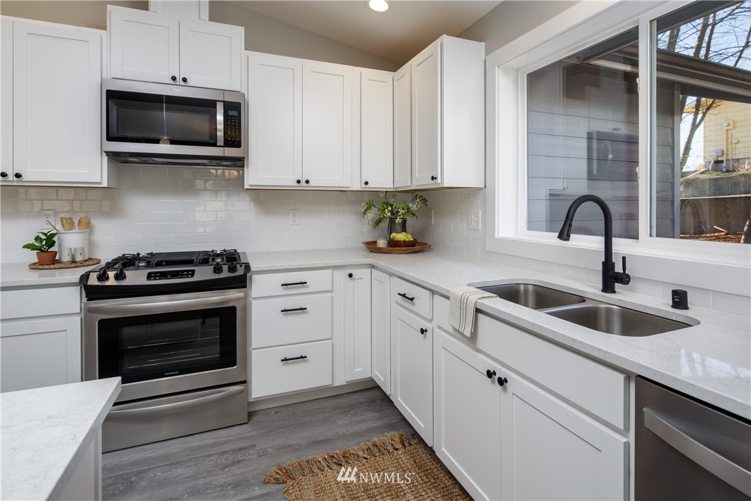 5568 Salish Road Blaine, WA 98230 - Photo 10 of 24 Gallery Image 10
