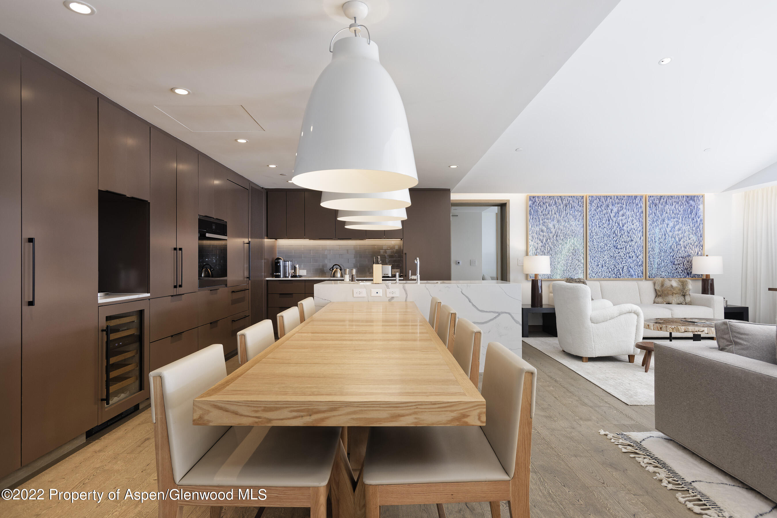 550 South Spring Street, Unit 392 Aspen, CO 81611 - Photo 6 of 41 a large kitchen with a table and chairs