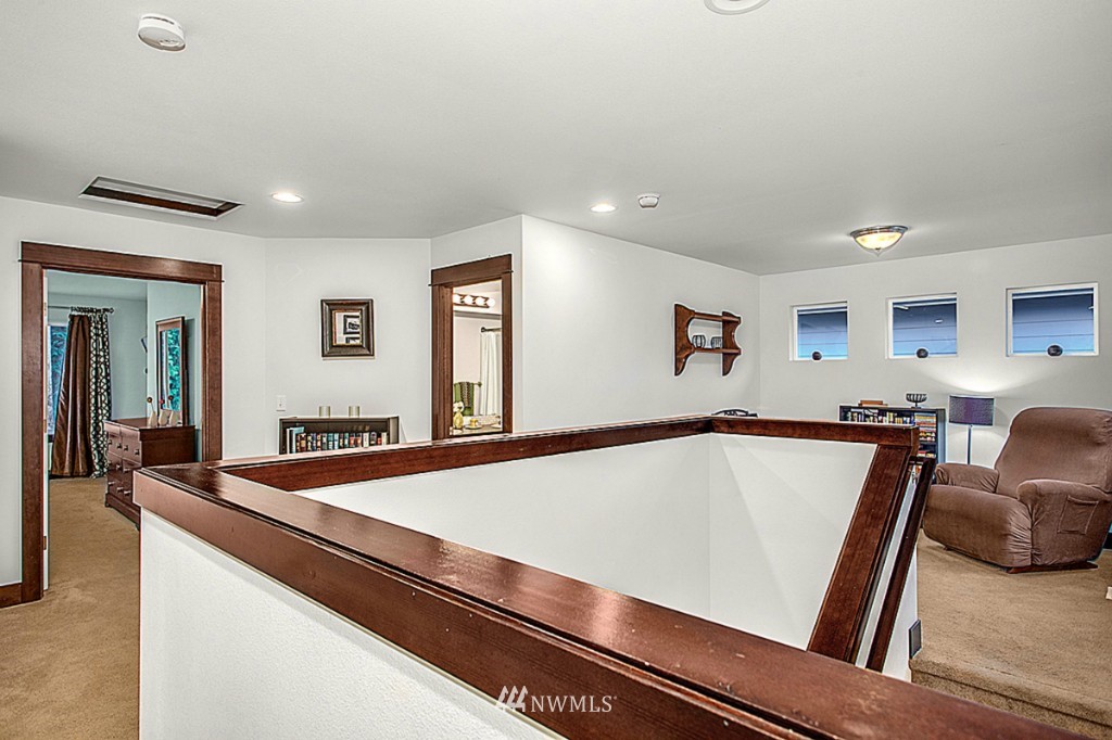 19624 4th Drive Southeast Bothell, WA 98012 - Photo 11 of 21 Gallery Image 11