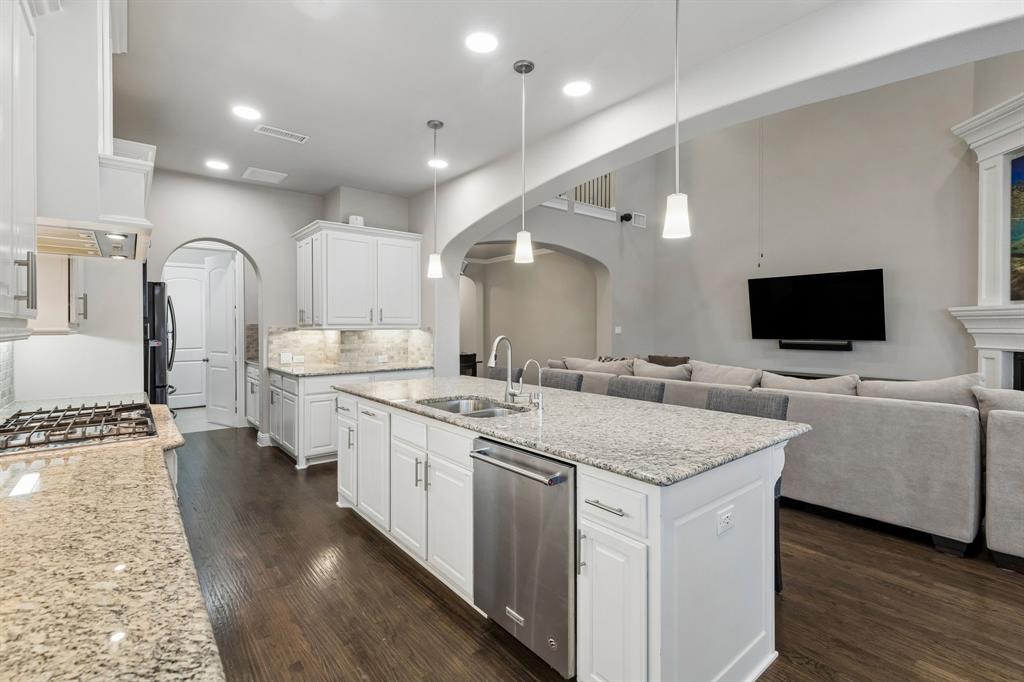 1119 Rolling Thunder Road Frisco, TX 75036 - Photo 11 of 40