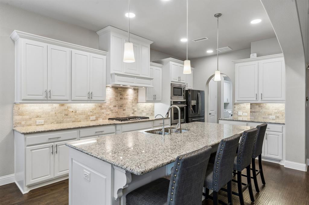 1119 Rolling Thunder Road Frisco, TX 75036 - Photo 9 of 40