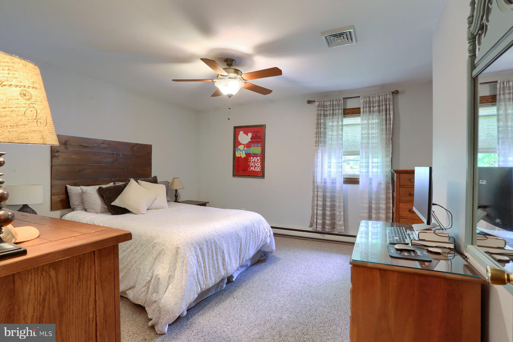 1114 Old Pond Road Harrisburg, PA 17112 - Photo 15 of 32