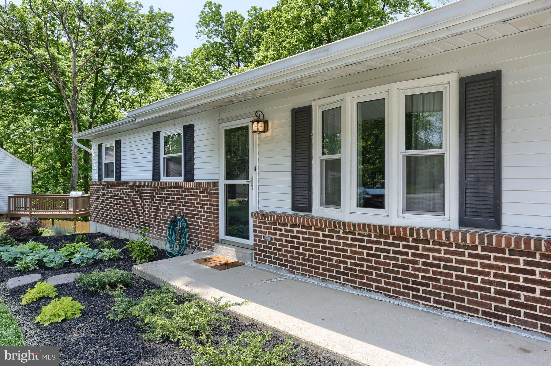 1114 Old Pond Road Harrisburg, PA 17112 - Photo 3 of 32