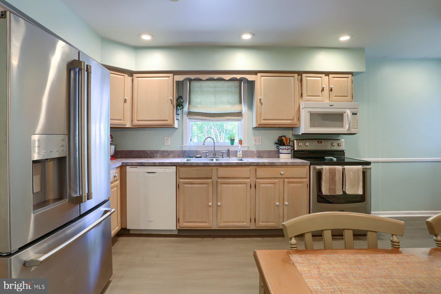 1114 Old Pond Road Harrisburg, PA 17112 - Photo 9 of 32