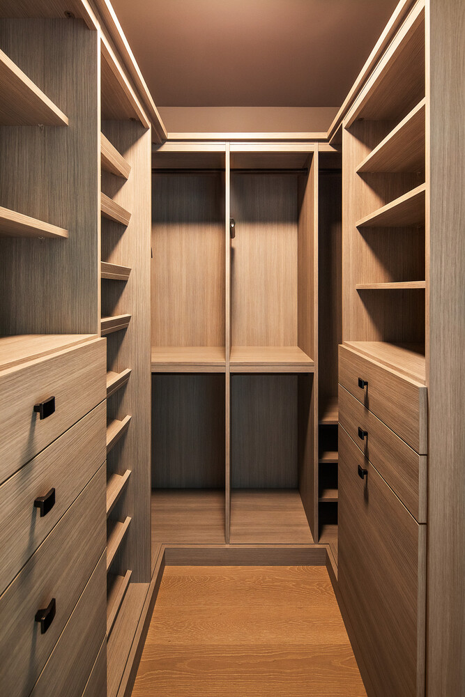 30 Riverside Boulevard, Unit 33A Manhattan, NY 10069 - Photo 10 of 17 a view of walk in closet