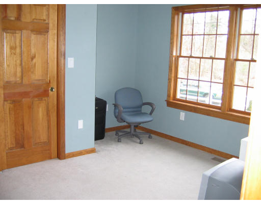 66 Lake Road Framingham, MA 01701 - Photo 9 of 22 Gallery Image 9