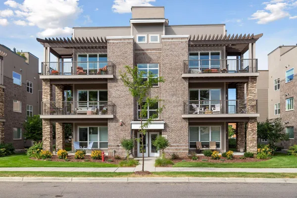 $550,000 | 3970 Wooddale Avenue South, Unit 201D, St. Louis Park, MN 55416