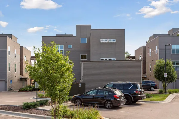 $550,000 | 3970 Wooddale Avenue South, Unit 201D, St. Louis Park, MN 55416