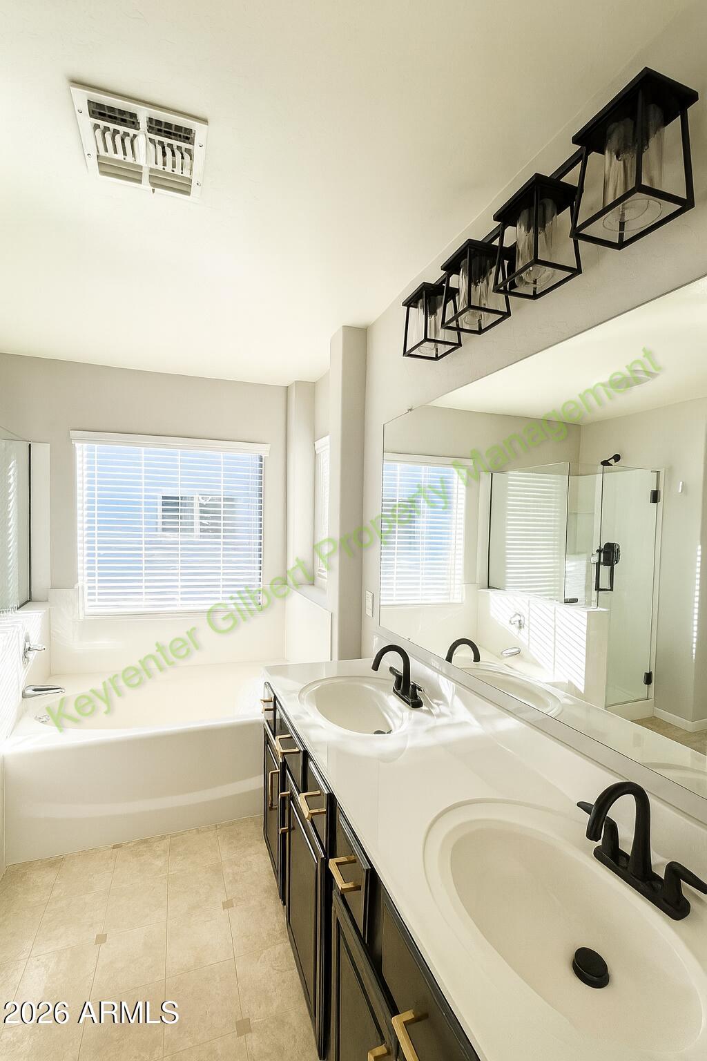 106 East Catclaw Street Gilbert, AZ 85296 - Photo 12 of 28 20251209_000305618_iOS