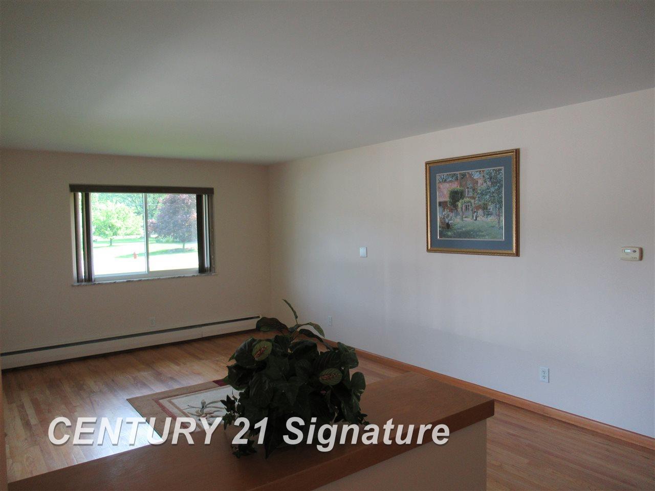 8635 North River Road Freeland, MI 48623 - Photo 5 of 18