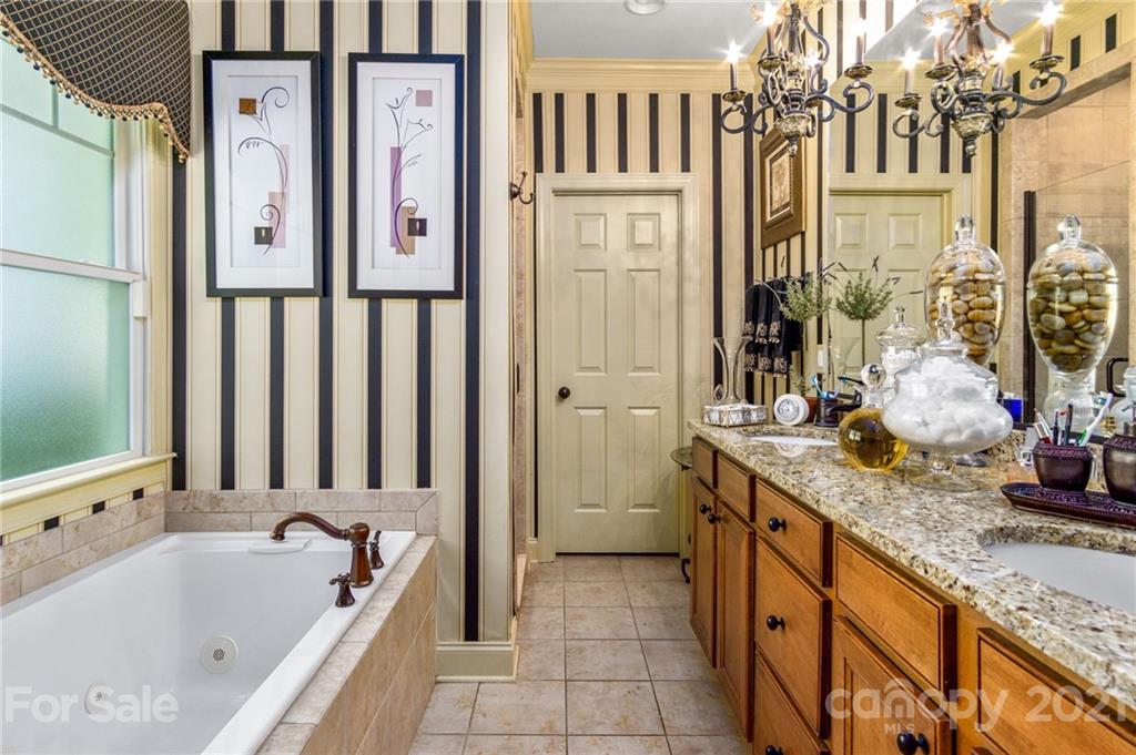 25 Hope View Road Swannanoa, NC 28778 - Photo 14 of 48 Gallery Image 14