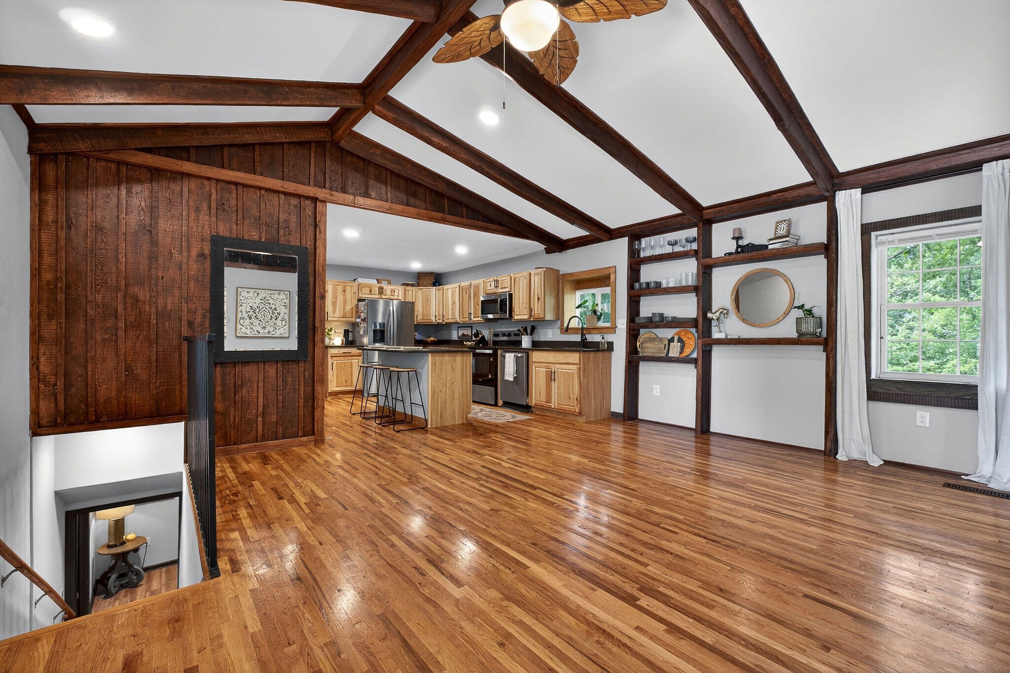 9388 Harrison Ferry Road McMinnville, TN 37110 - Photo 6 of 41 a view of a living room