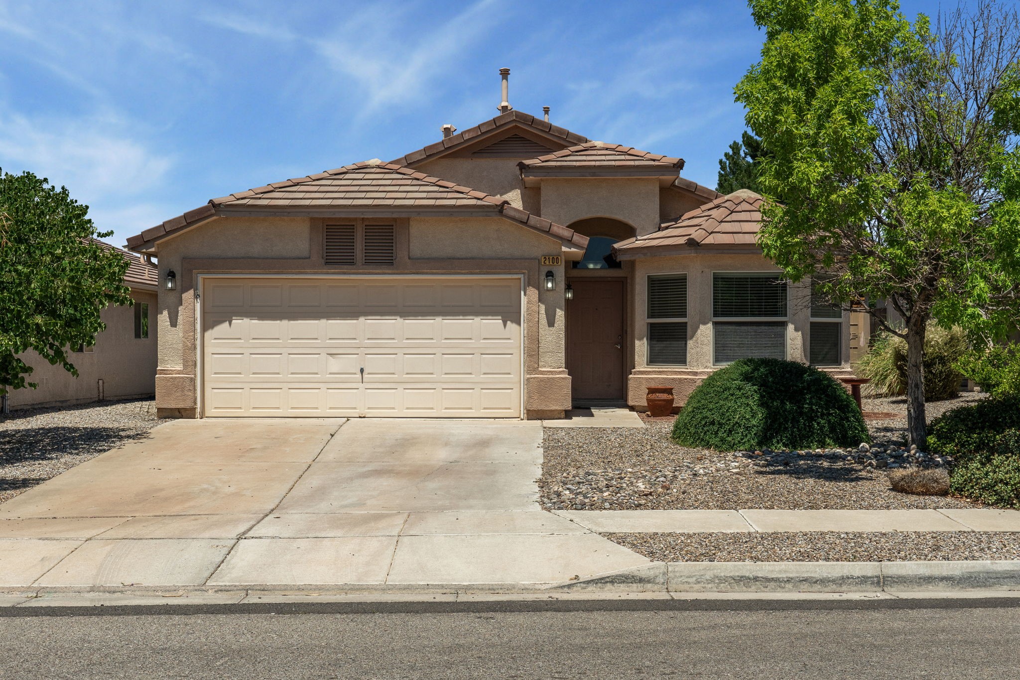 2100 Violeta Circle Southeast Rio Rancho, NM 87124 - Photo 2 of 35