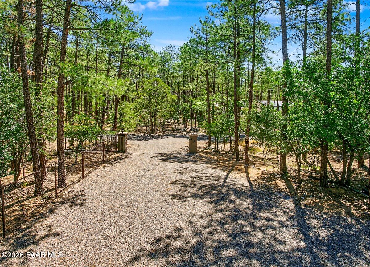 2521 West Copper Basin Road Prescott, AZ 86303 - Photo 19 of 30 19-Front Driveway