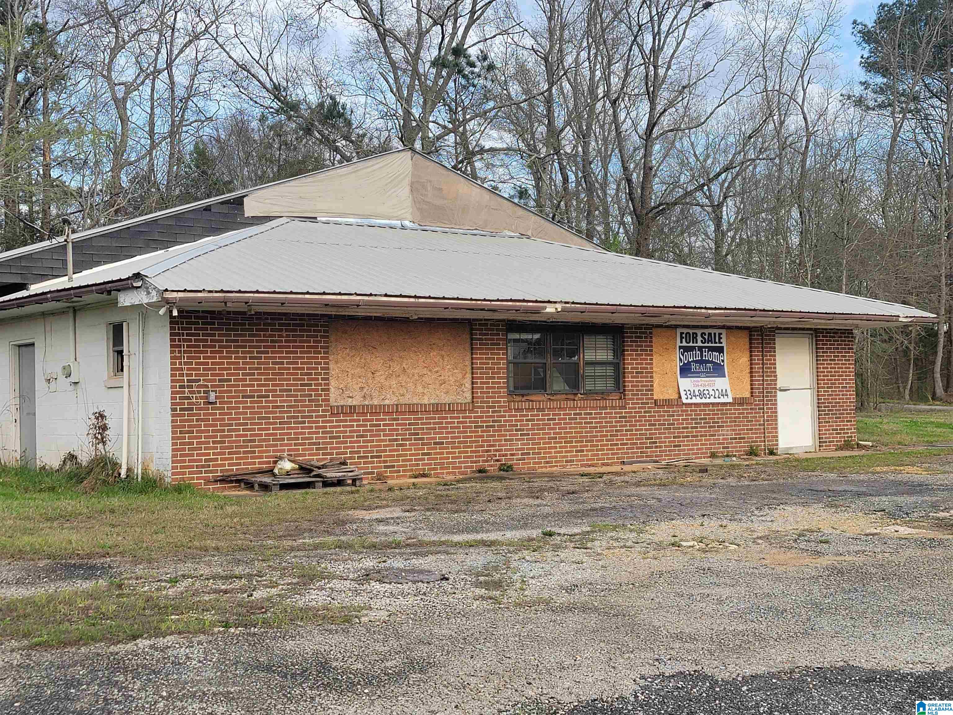 607 West Point Street Roanoke, AL 36274 - Photo 2 of 6