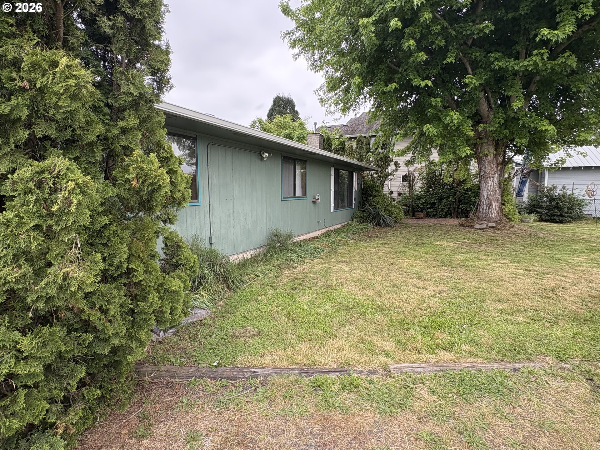 392 South 37th Street Springfield, OR 97478 - Photo 7 of 30