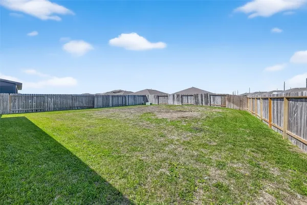 $2,200 | 827 Silver Kettle Drive, Rosharon, TX 77583