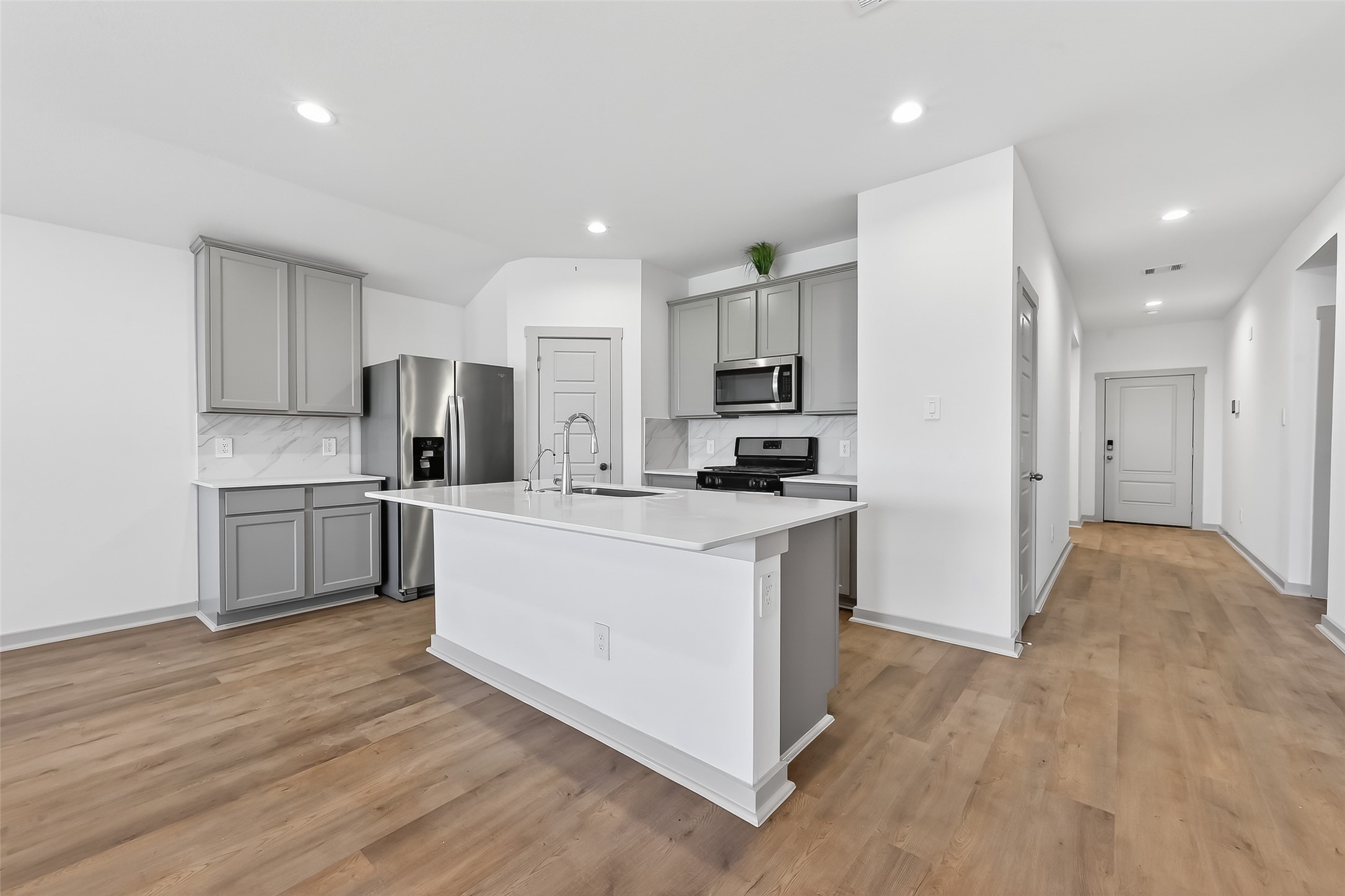 827 Silver Kettle Drive Rosharon, TX 77583 - Photo 5 of 28