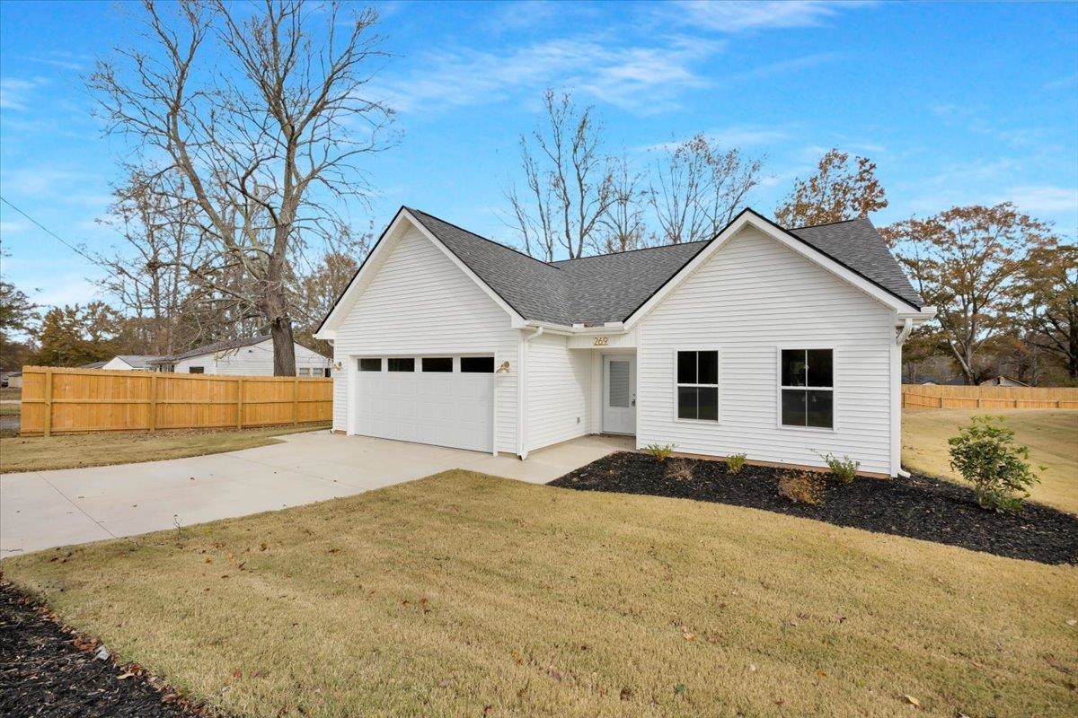 269 Ragan Street Campobello, SC 29322 - Photo 3 of 28