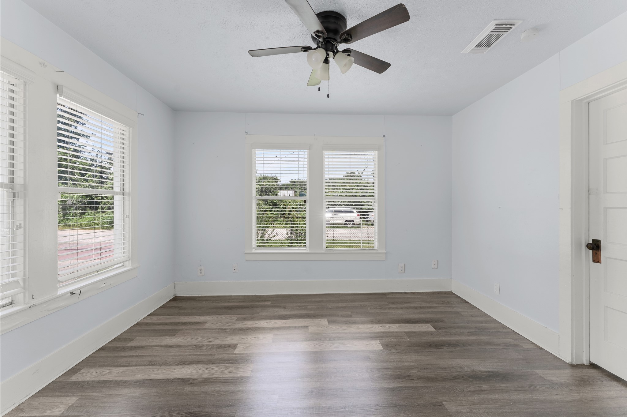 6714 Schuller Road Houston, TX 77093 - Photo 7 of 15