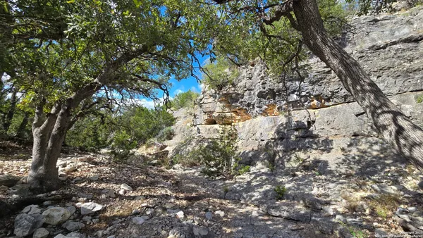 $1,400,000 | 300 County Road 550, Rocksprings, TX 78880