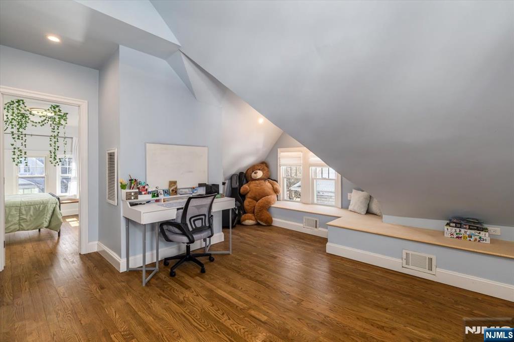 40 Courrier Place Rutherford, NJ 07070 - Photo 30 of 44