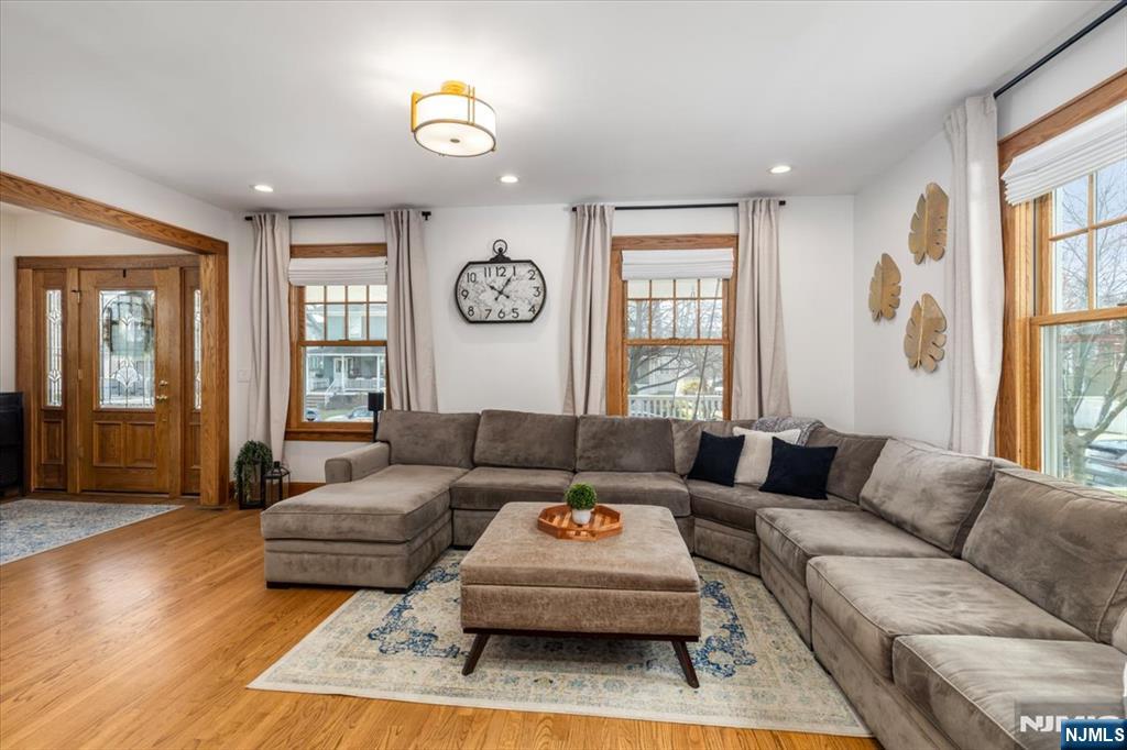 40 Courrier Place Rutherford, NJ 07070 - Photo 8 of 44