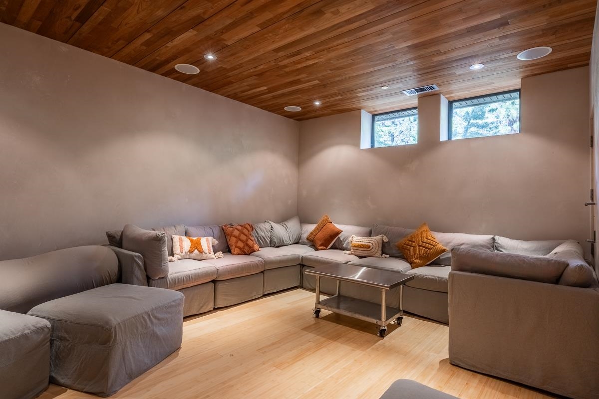471 Ranch Road Mammoth Lakes, CA 93546 - Photo 35 of 50 Gallery Image 35