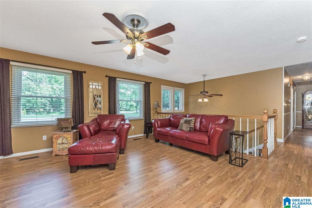 130 Mission Circle South Alabaster, AL 35007 - Photo 4 of 32