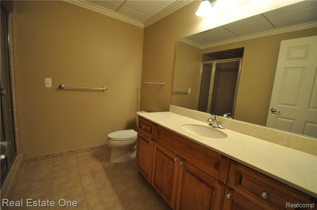 2749 Castlemartin Court Rochester, MI 48306 - Photo 31 of 39 33.JPG
