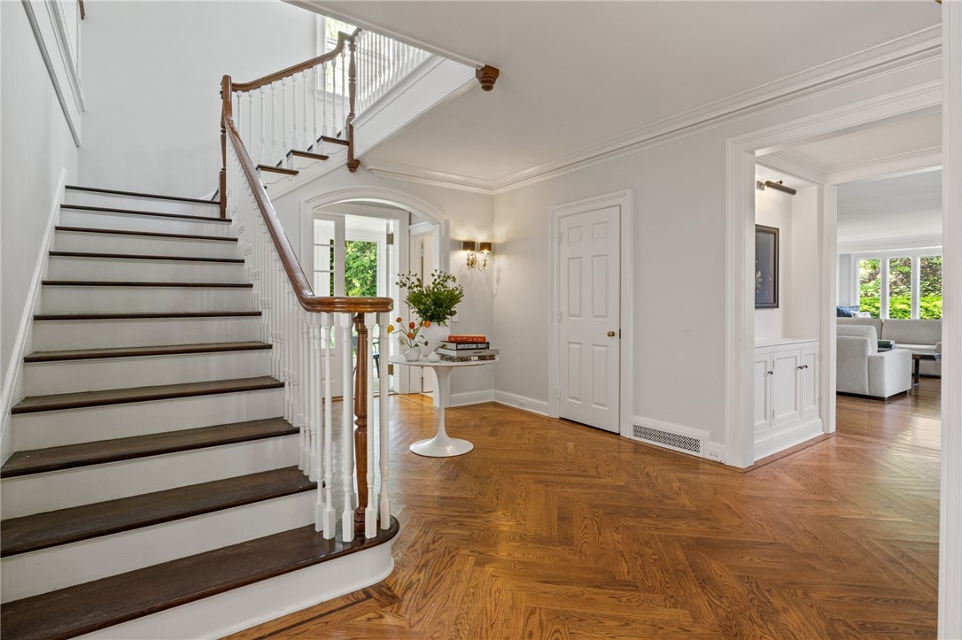 16 Mitchell Road Pittsford, NY 14534 - Photo 4 of 50